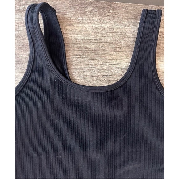 EUC black ribbed compression tank - Picture 2 of 3